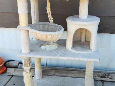 Cat tree