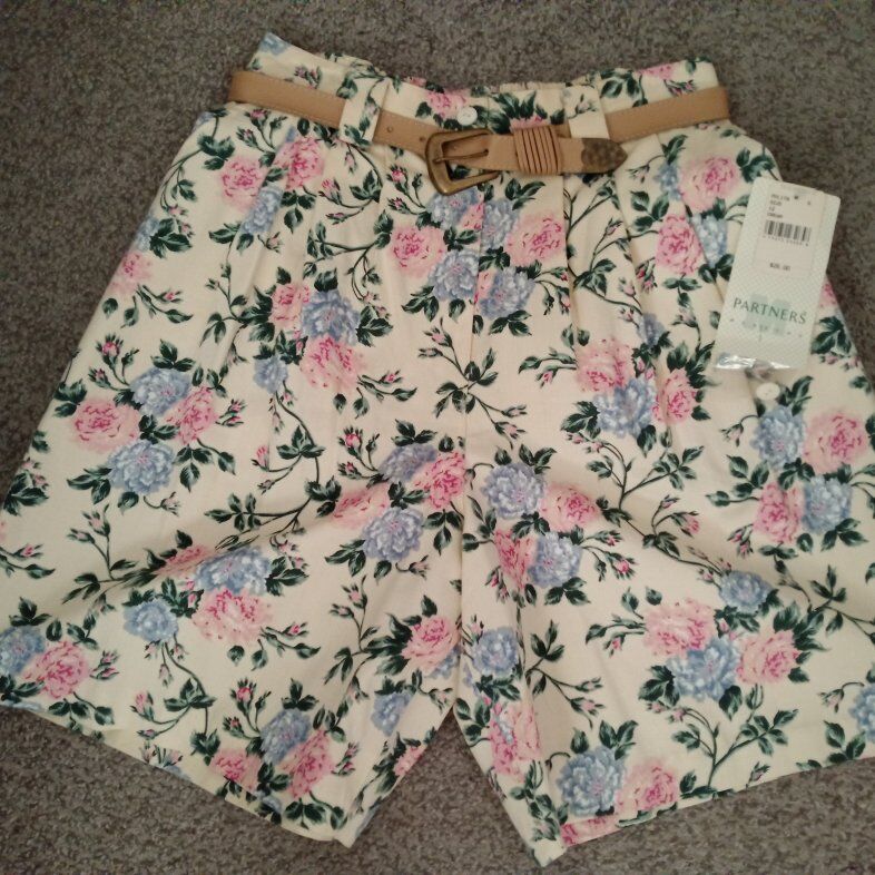 Floral Shorts With Belt