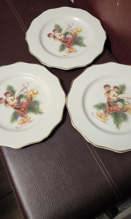 Disney  Mickey Mouse Christmas Plates - Set of 3, Scalloped Edges, Gold Trim