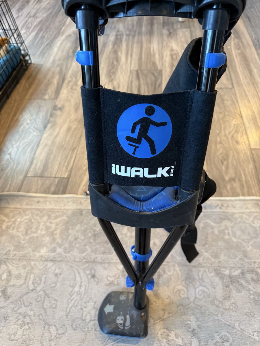 iWALKFree 3.0 Hands-Free Crutch - Knee Crutch