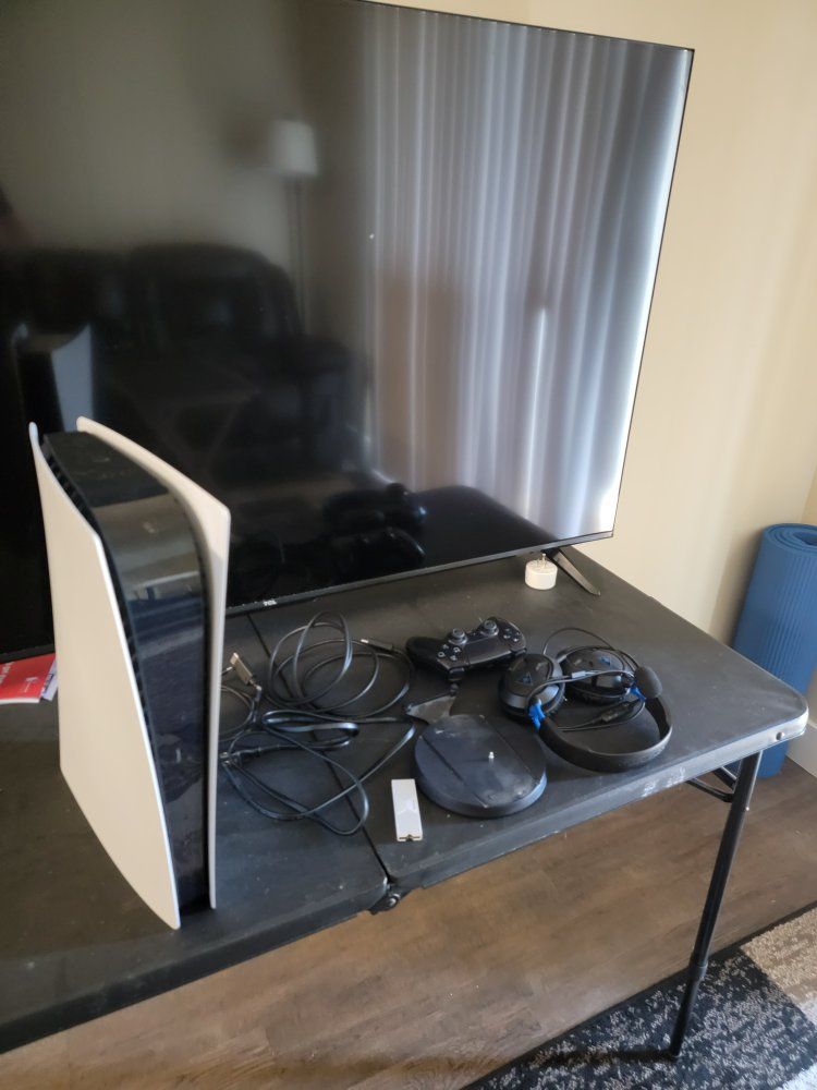 ps5 digital comes 1tb ssd and gaming headset "NO TRADES" FIRM ON PRICE.