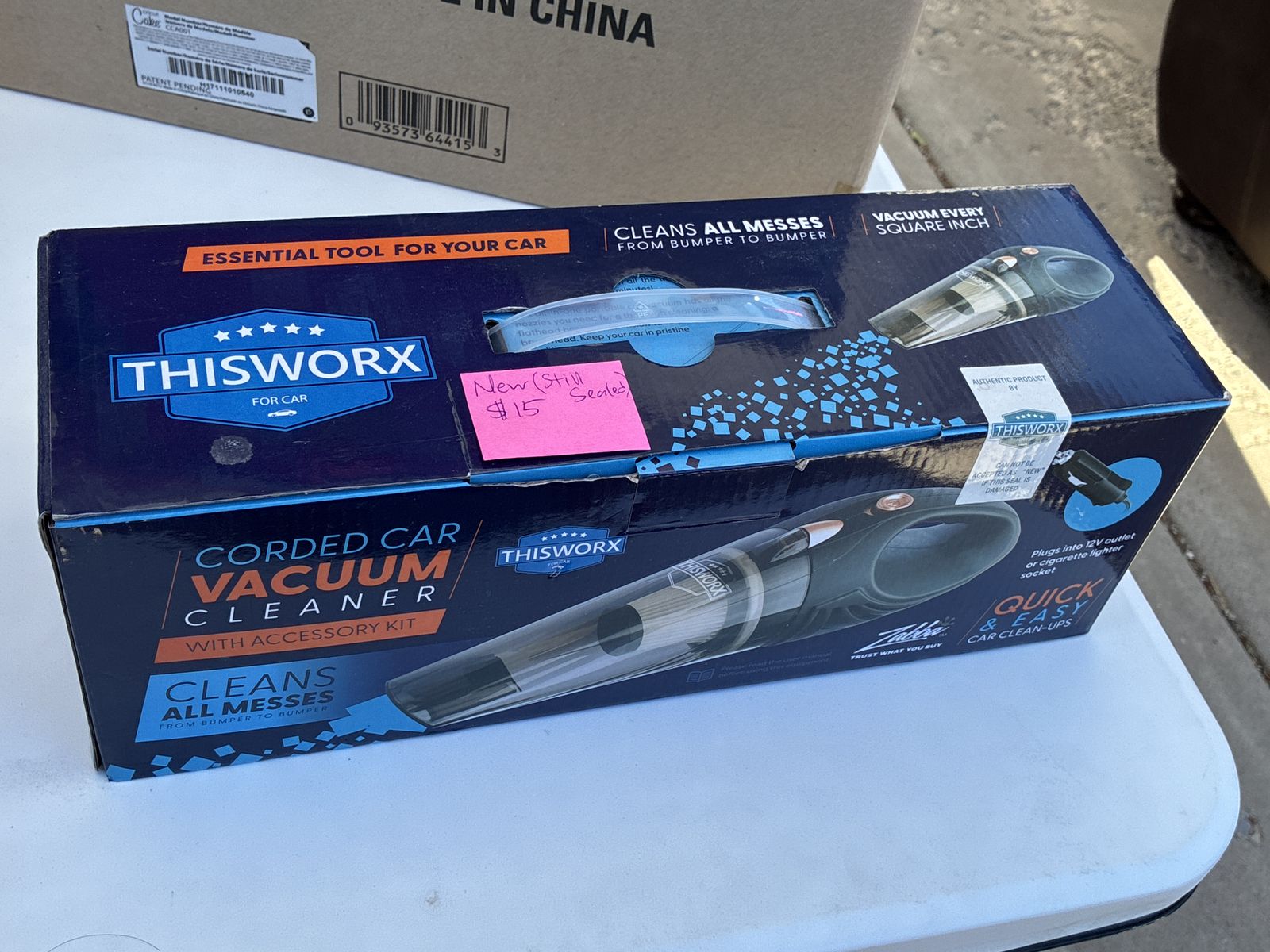 NEW - Car vacuum cleaner (corded)