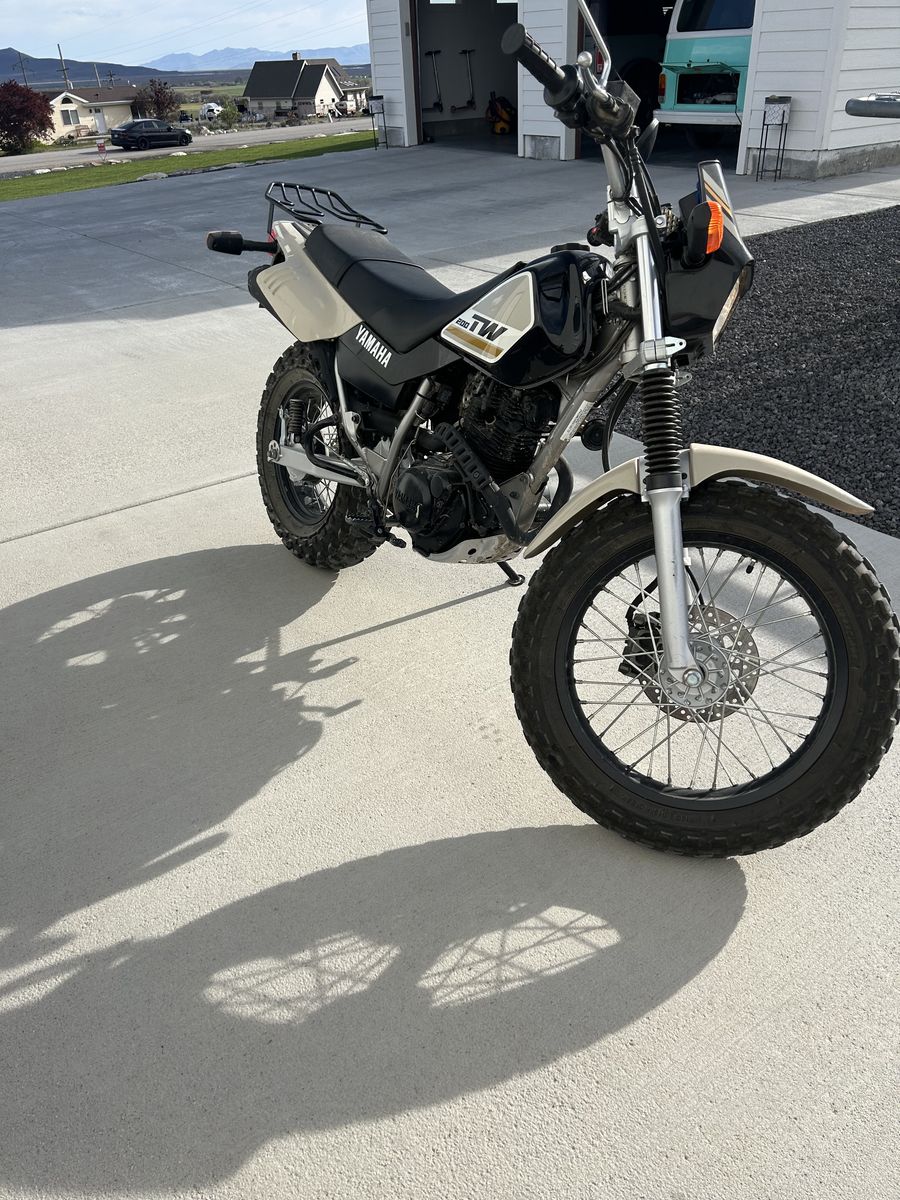 TW200