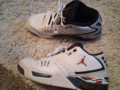 Jordan True Flight Youth Basketball Shoes - White/Black/Red - Size 6Y