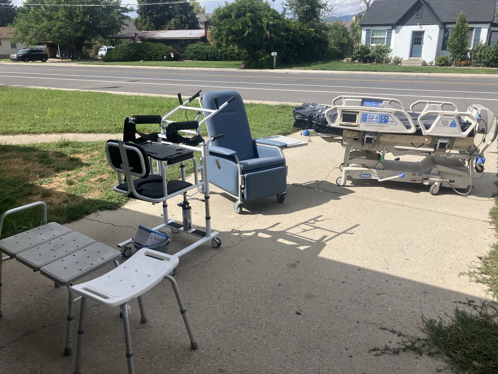 HILL ROM hospital bed new mattress CPR machine,rolling recliner,transfer lift chair brand new never used. 1000$ obo for all. 