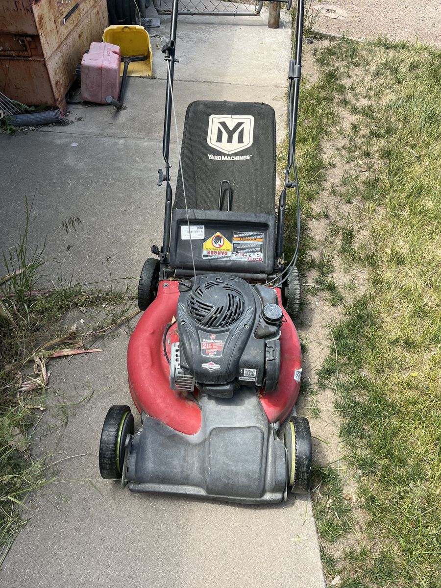 Self propelled lawn mower