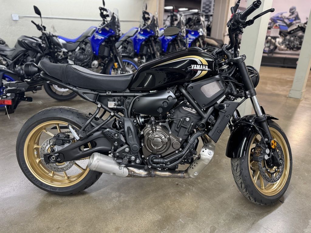 2025 Yamaha XSR700