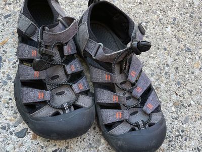 Keen Newport H2 Washable Water Sandals Men's Size 3 Gray/Orange