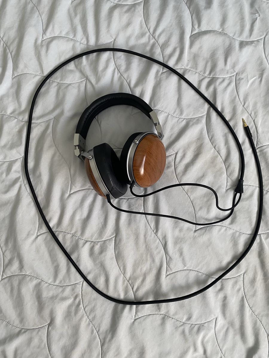 E-mu Teak headphones