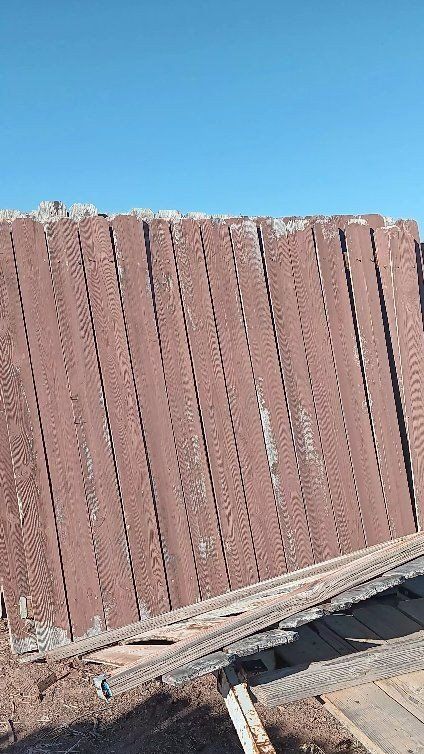 Approx 100ft Fencing