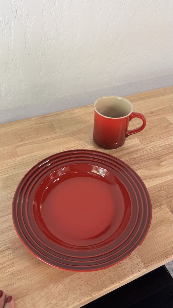 Le Creuset Cerise Red Dinnerware Set - Coupe Dinner Plate & Mug Stoneware