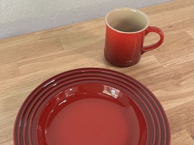 Le Creuset Cerise Red Dinnerware Set - Coupe Dinner Plate & Mug Stoneware