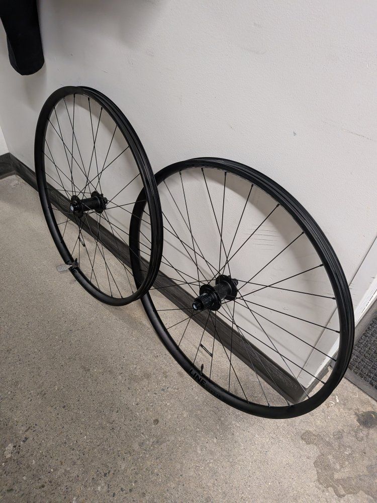 Bontrager LINE Comp 30 Mountain Bike Wheelset 29er, Boost Spacing, Tubeless Ready, New