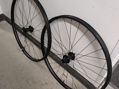 Bontrager LINE Comp 30 Mountain Bike Wheelset 29er, Boost Spacing, Tubeless Ready, New