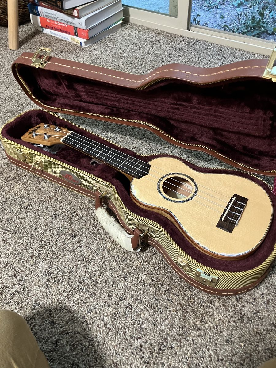 Soprano Ukulele (Spruce/Mahoghany/Maple)