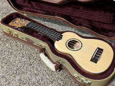Soprano Ukulele (Spruce/Mahoghany/Maple)