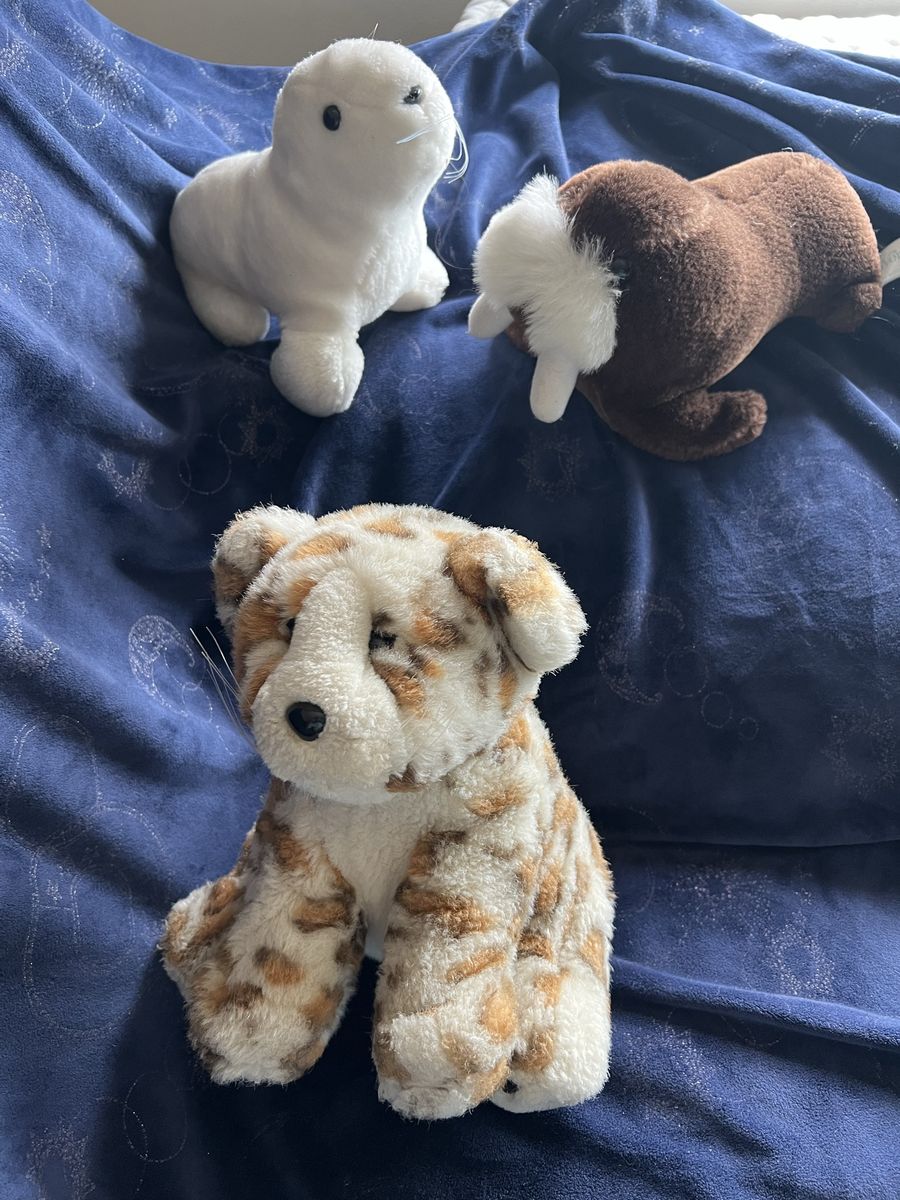 SeaWorld Set of 3 Stuffed Animal Plush Toys