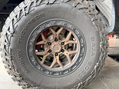 Ford Raptor wheels and tires