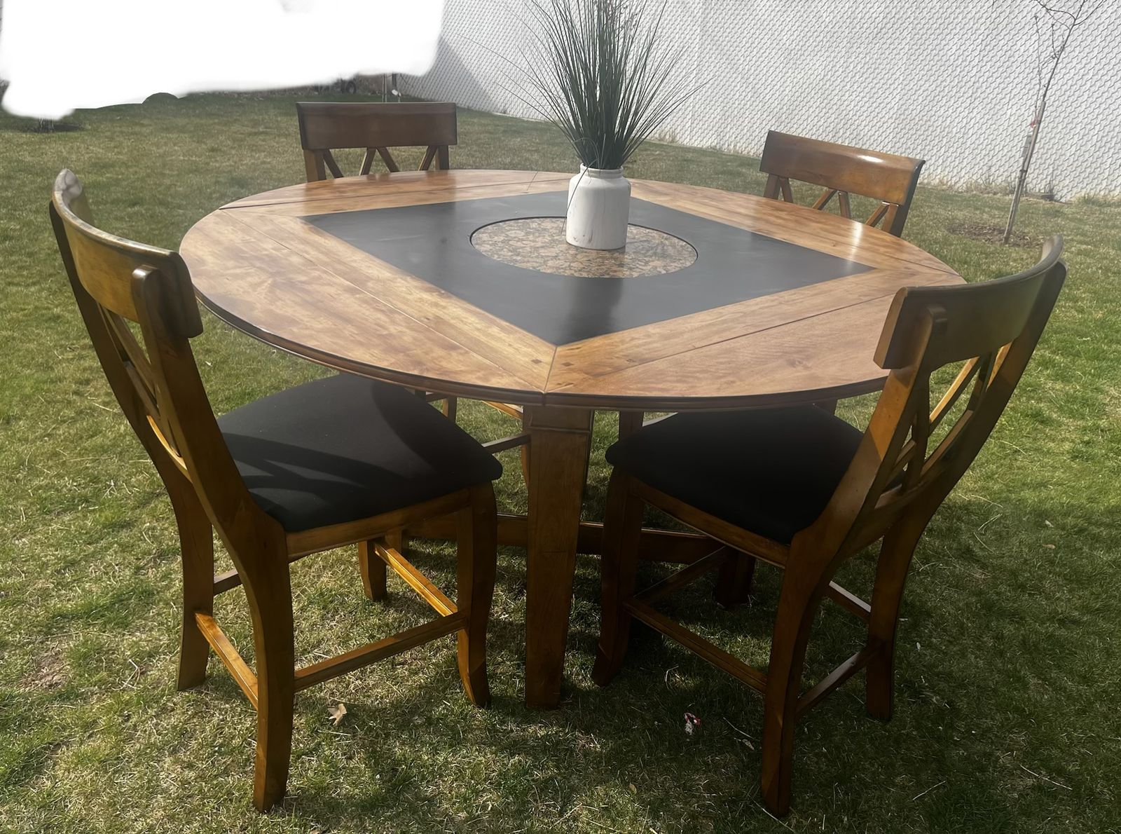 Beautifull Dining Table Set