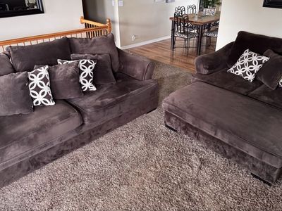 Cozy Brown Microfiber Sofa & Loveseat Set - Comfortable Living Room Seating