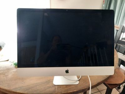 Apple iMac Desktop Computer (Model Unspecified) - Used All-in-One PC