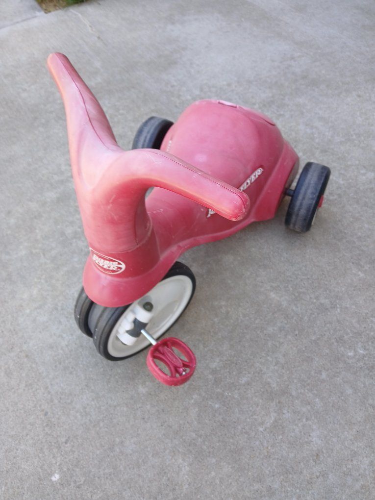 Radio Flyer Toddler Trike / Ride-On Bike