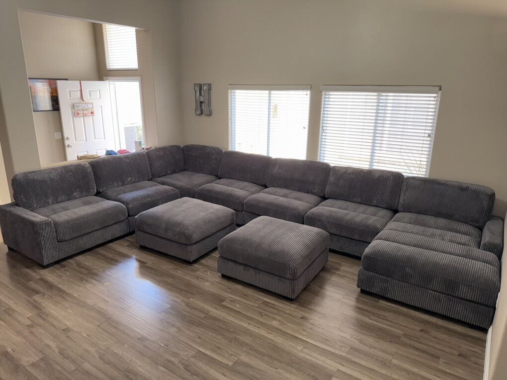 Oversized Sectional & Ottomans