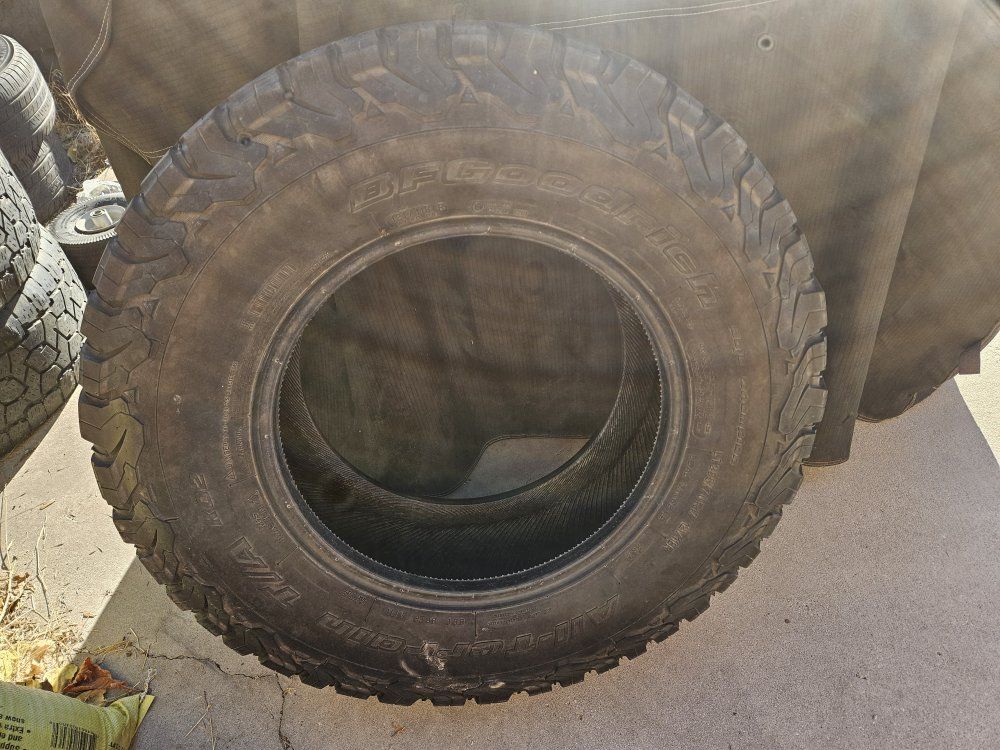 BFGoodrich All-Terrain T/A KO2 LT285/70R17 Tire - Baja Champion