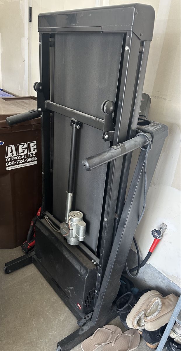 Stationary treadmill