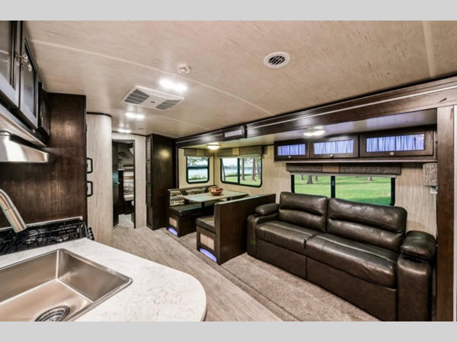 Used 2018 Cruiser Shadow Cruiser 280QBS