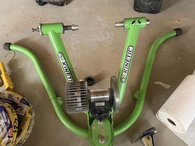 Kinetic bike trainer