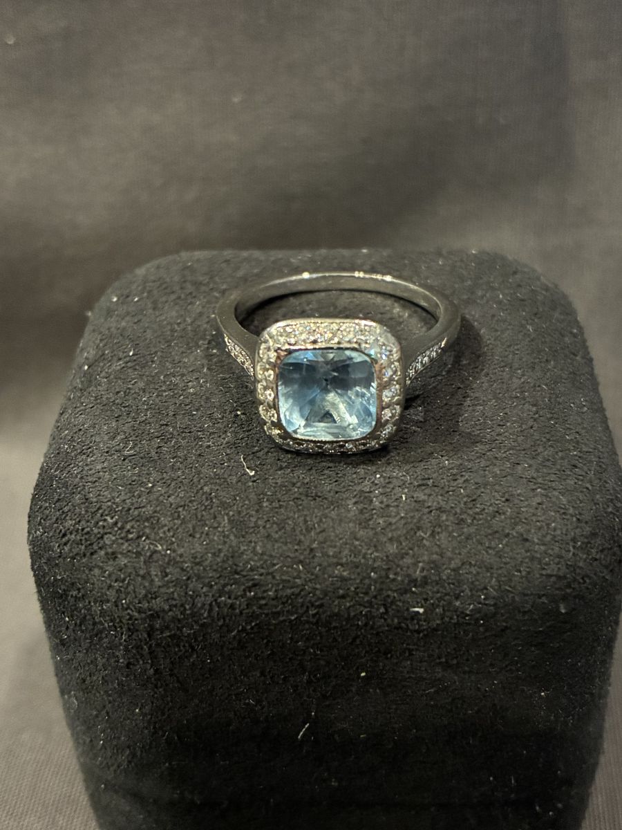 RARE VINTAGE Tiffany & Co  Aquamarine Legacy Cocktail Engagement Platinum Ring