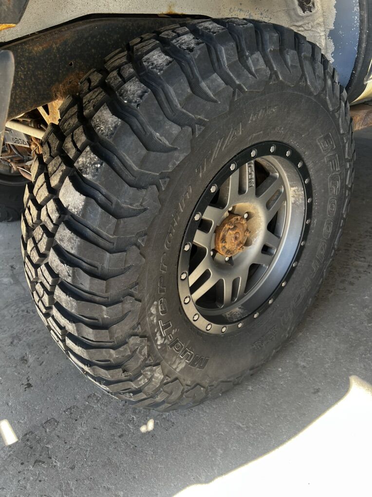 BFGoodrich KM3 - 37x12.50x17