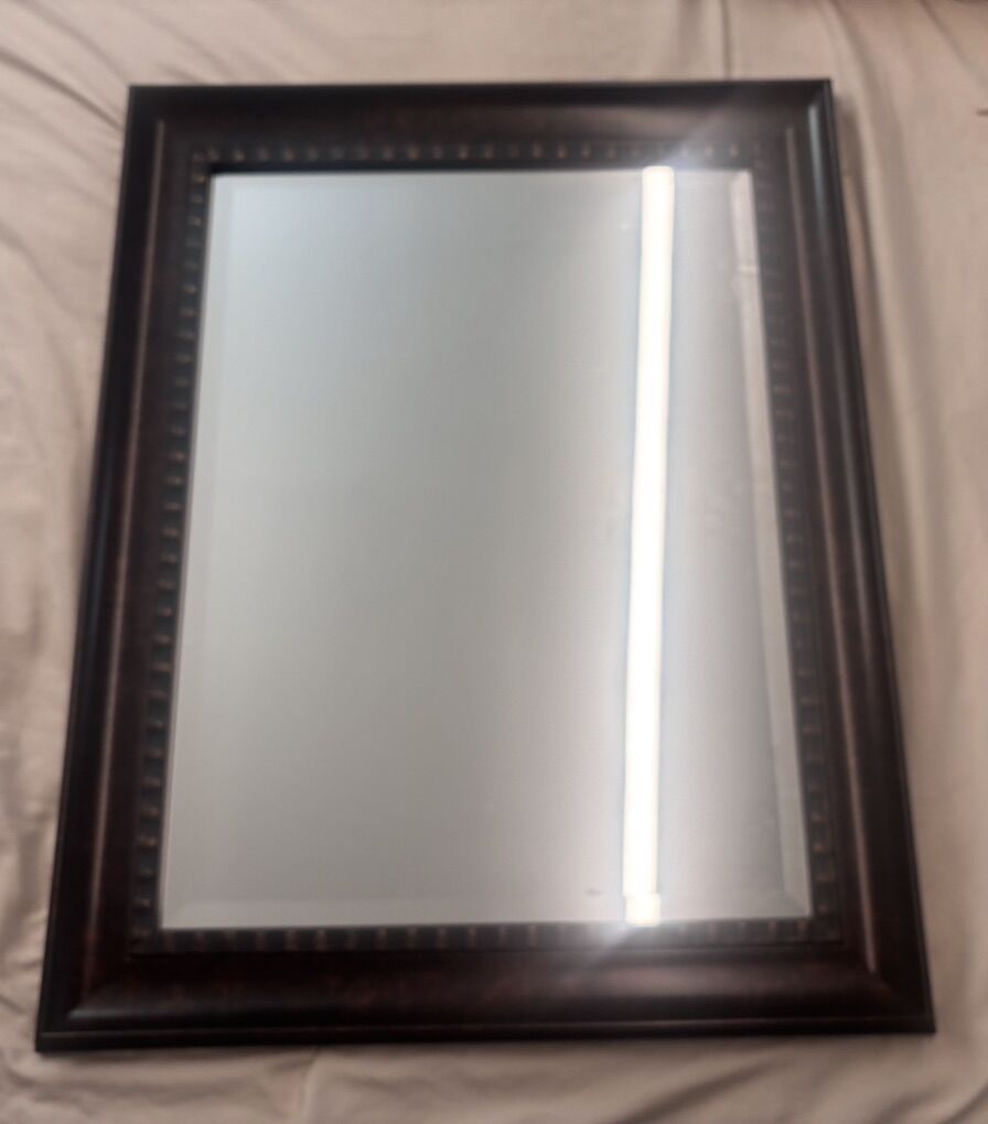 Wallhabging Mirror 28x22.Rectangular Frame Wood Fr
