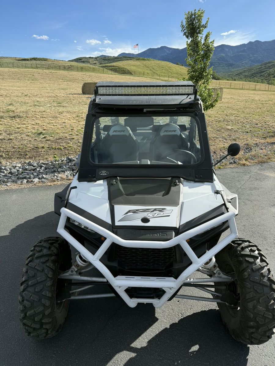 Main image 6