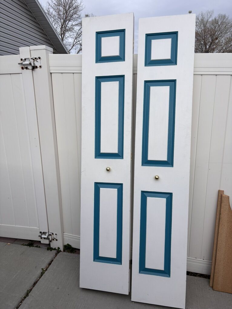 5 Foot Bi-Fold Closet Doors