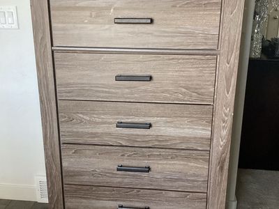 Ashley chest dresser