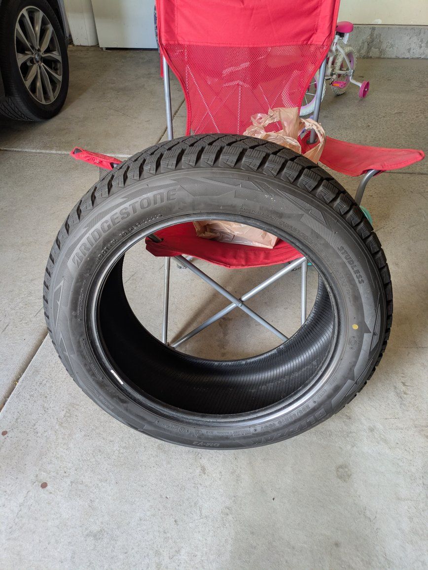 Bridgestone Blizzak DM-V2 Winter Tires 235/55R19 - SUV/CUV/Light Truck