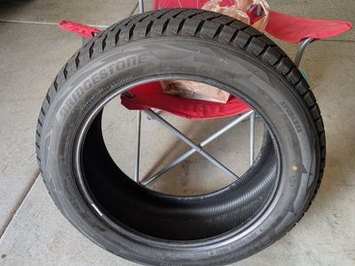 Bridgestone Blizzak DM-V2 Winter Tires 235/55R19 - SUV/CUV/Light Truck