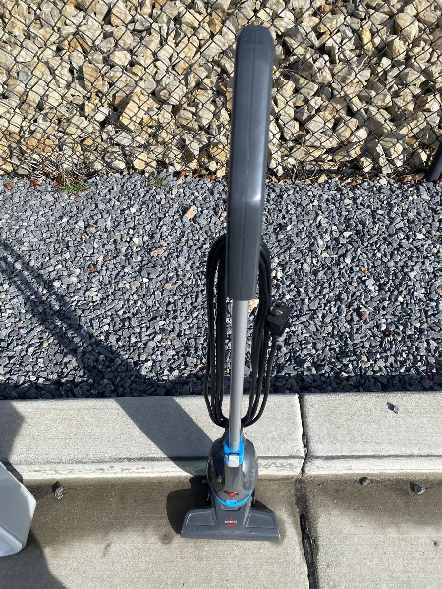 Light Weight Brissel Vaccum $35