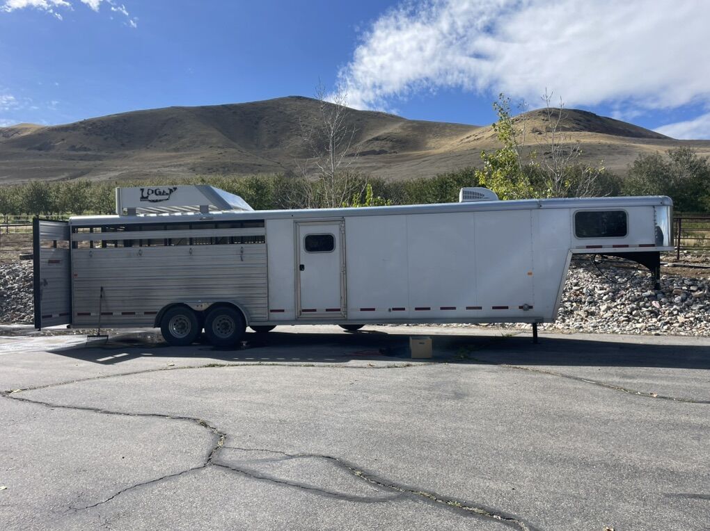 Big Price Change! 2019 Logan Stock Combo Weekender