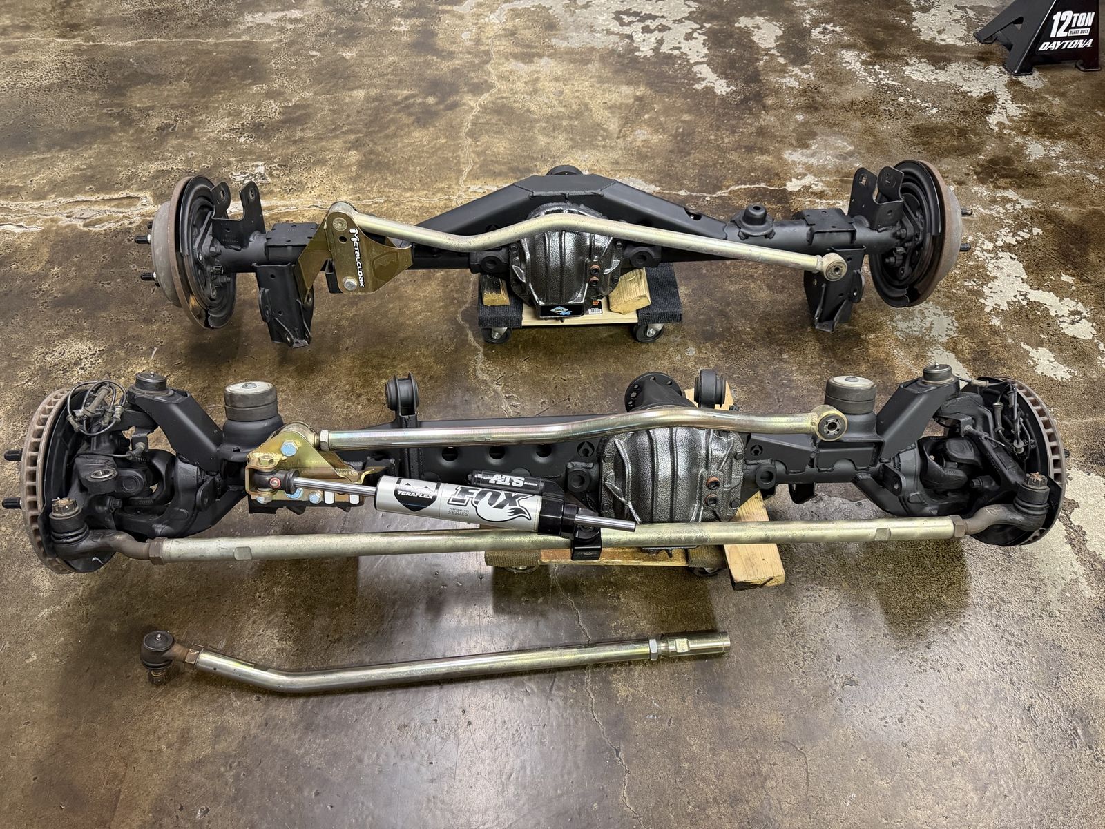 Front and Rear Axle Assembly Set with Fox Steering Stabilizer & MetalCloak Parts