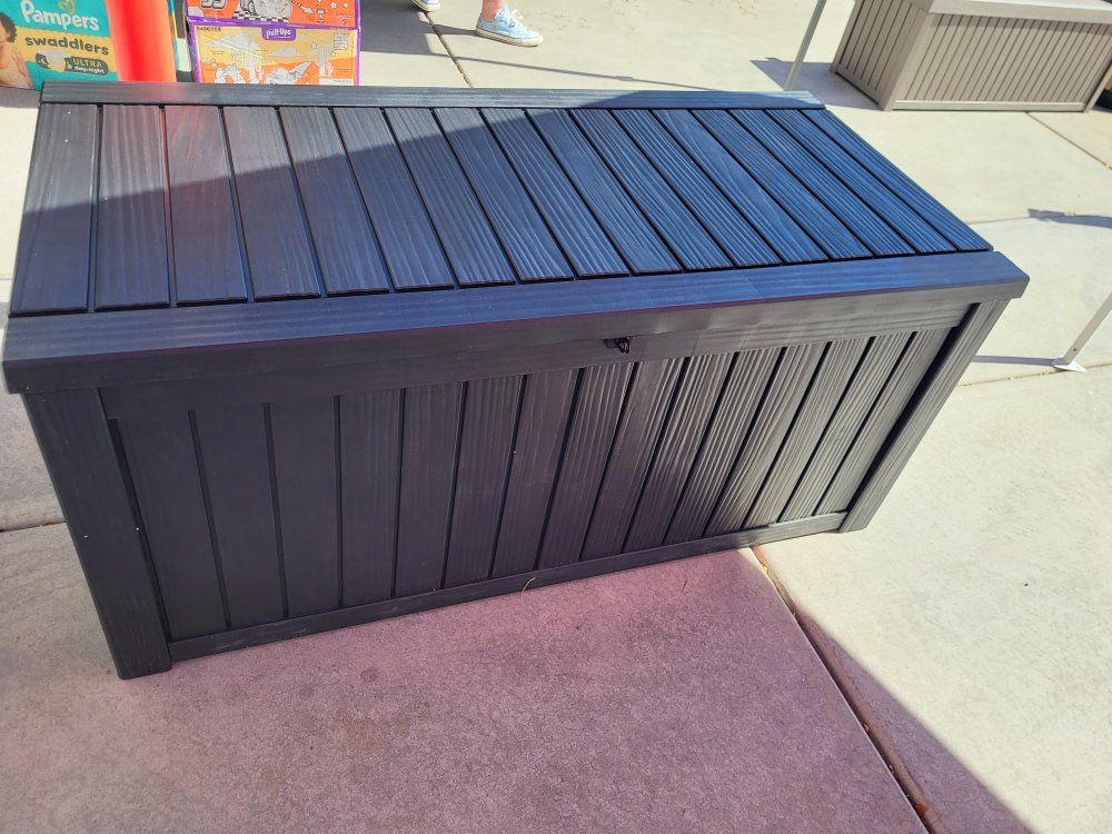 Keter 140gal Outdoor Storage Deck Box w/Hydraulic Slow Close Lid ** Qty-1