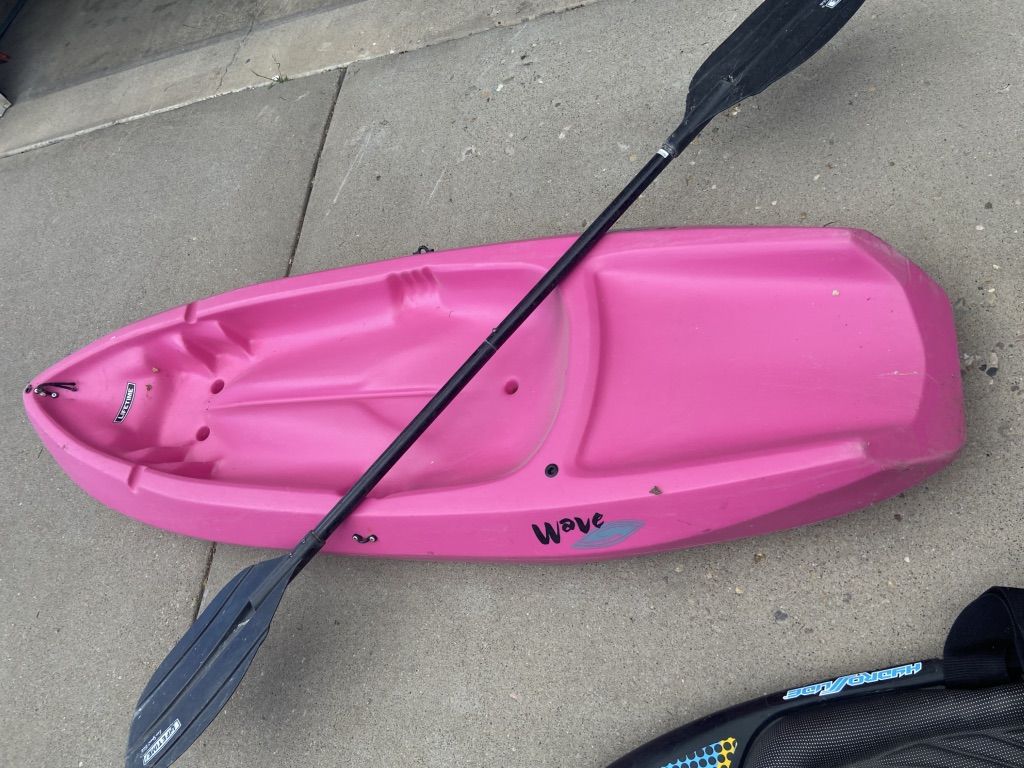 Lifetime Wave Pink Youth Kayak & Paddle