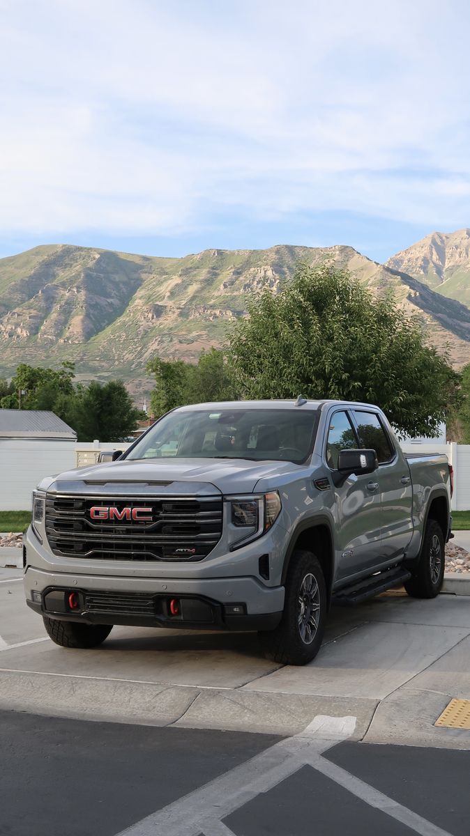 2024 GMC 1500 AT4