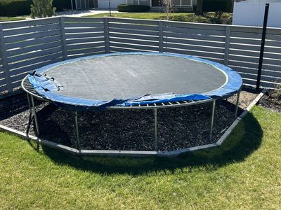 Trampoline
