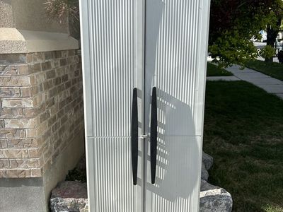 BLACK & DECKER STORAGE CABINET