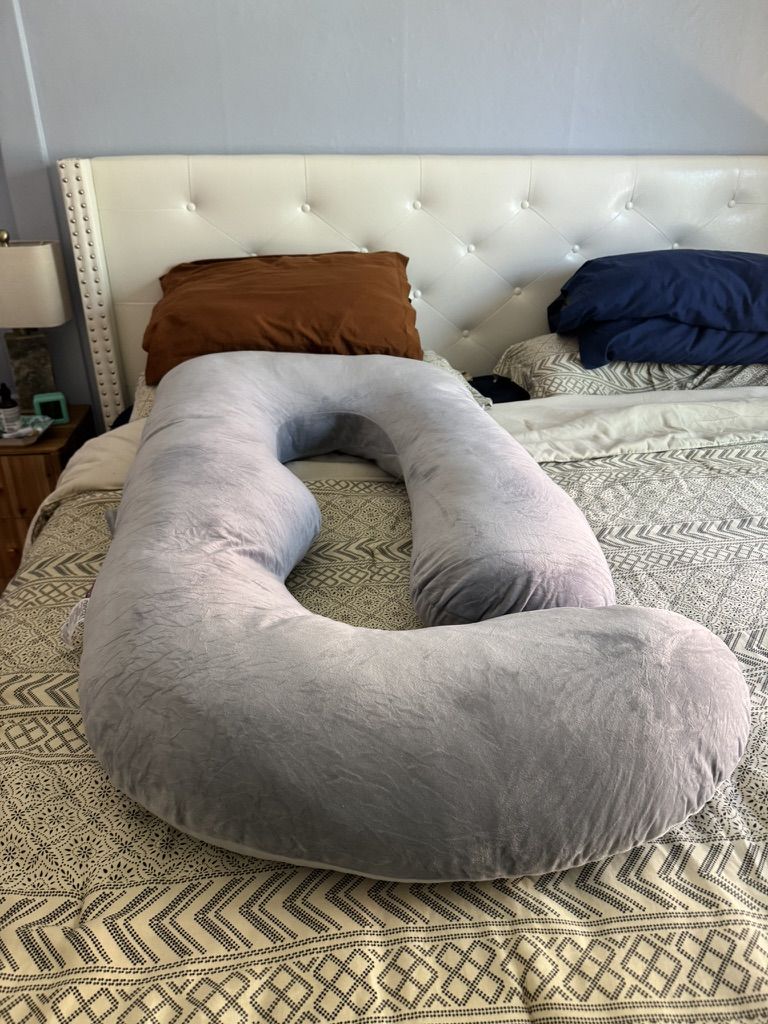 Momcozy Pregnancy Pillow - Like New