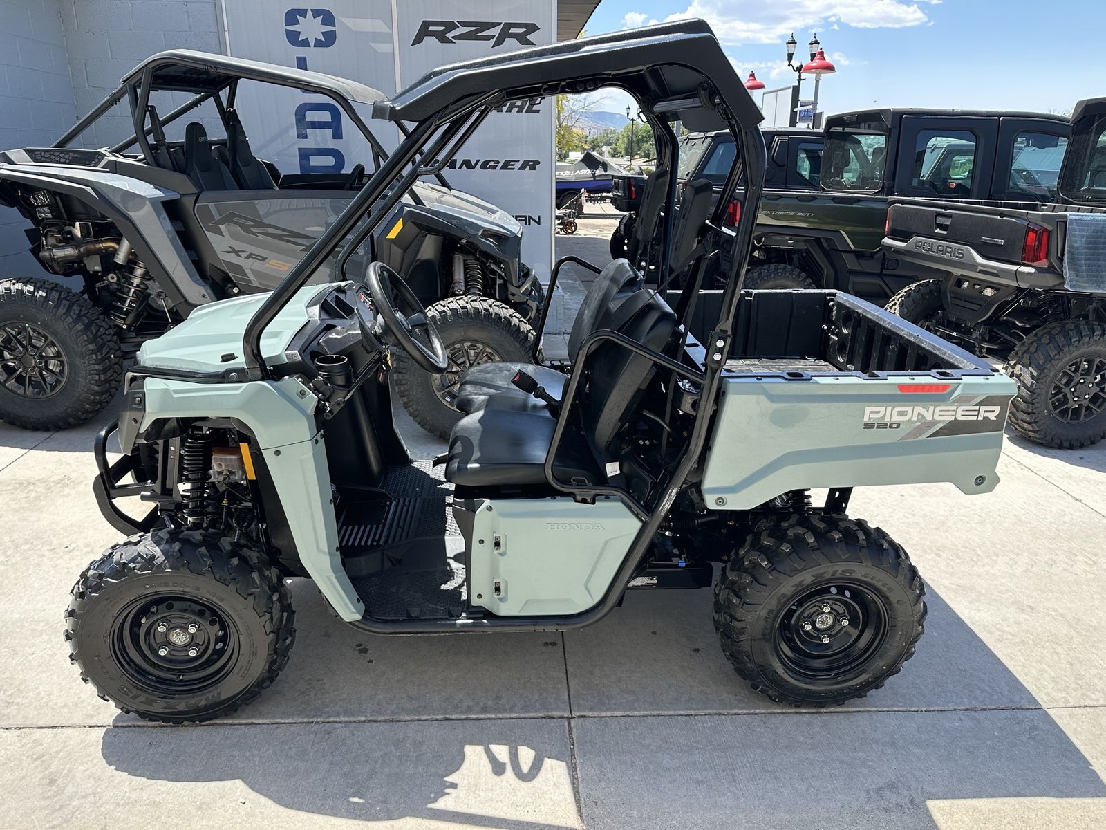 2026 HONDA PIONEER 520 LIKE NEW