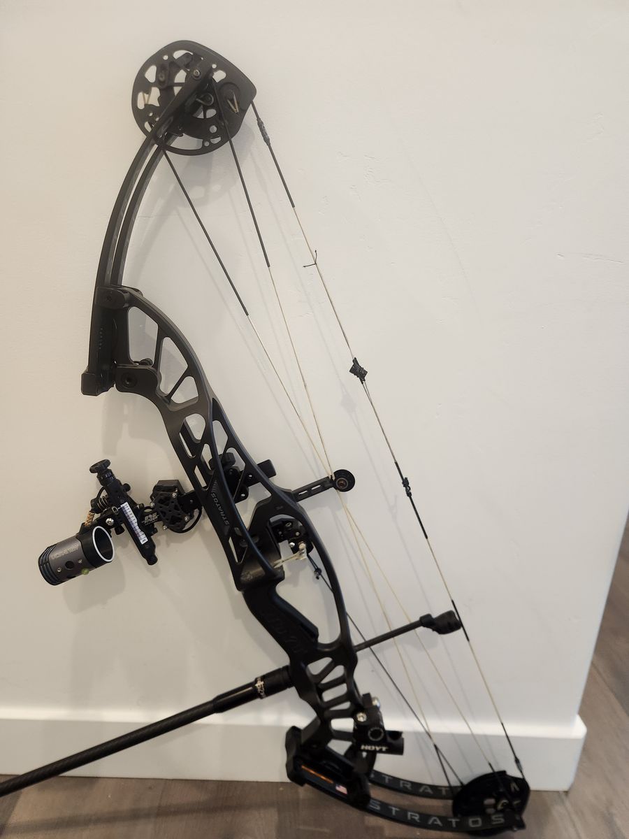 Hoyt Stratos 36
